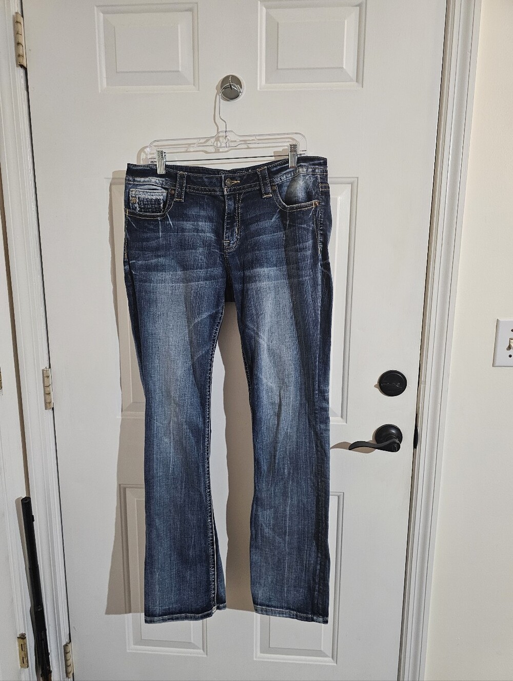 Miss Me Women’s Blue Washed Embroidered Pocket Jeans - Picture 3 of 10